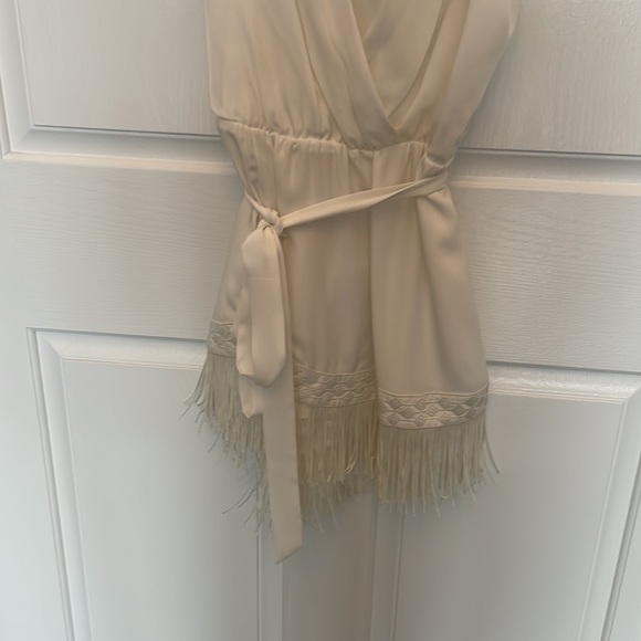 Fun summer white dress - Picture 2 of 5